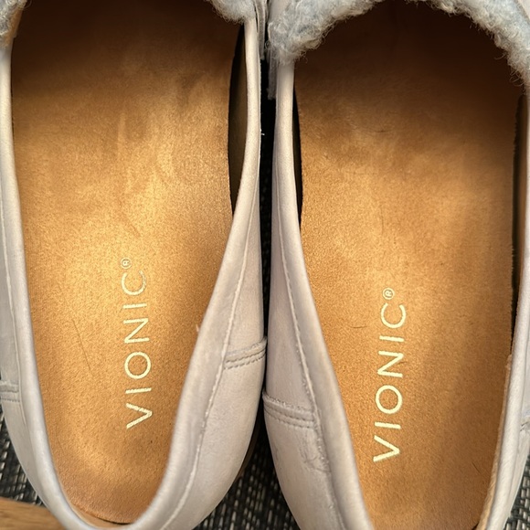 Vionic Oxfords/loafers - Picture 3 of 7